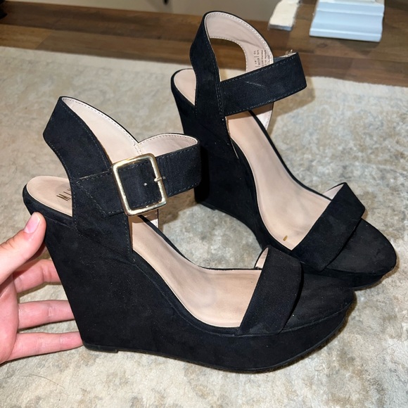 Heels - Picture 3 of 5